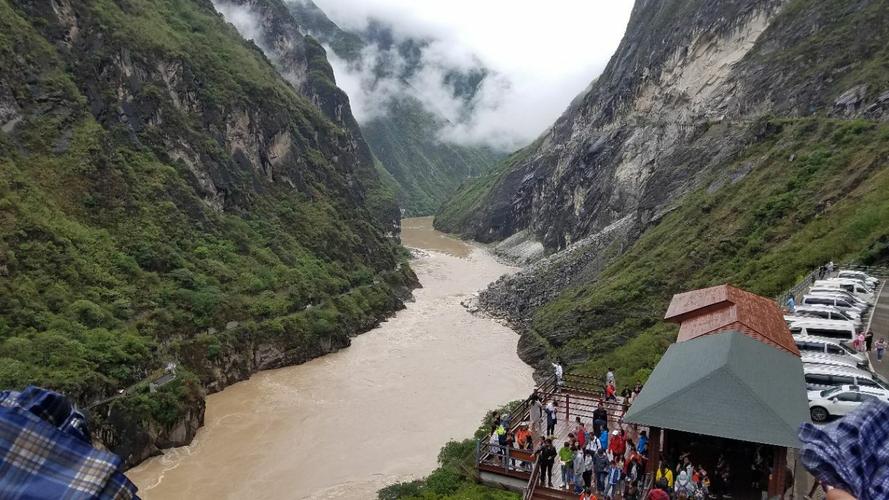 虎跳峡旅游攻略虎跳峡好玩吗_虎跳峡旅游攻略必去景点